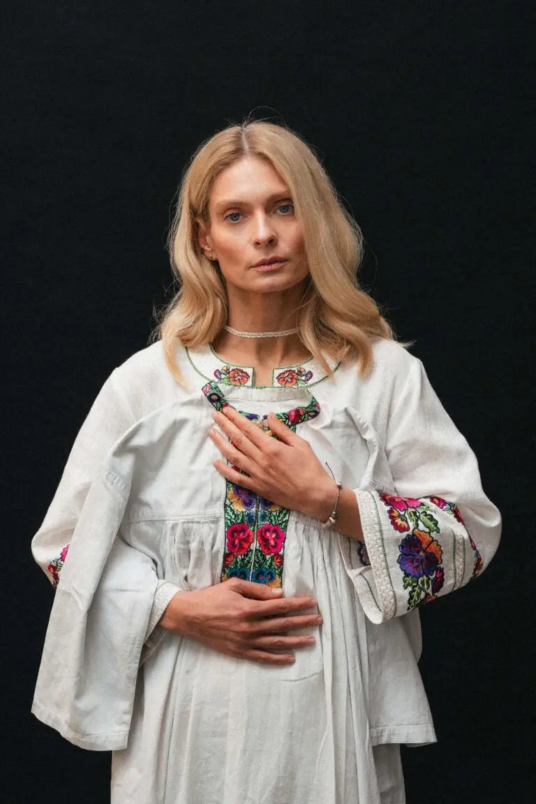 Вишиванка жіноча Розмай Вишитий одяг для усієї родини 16702