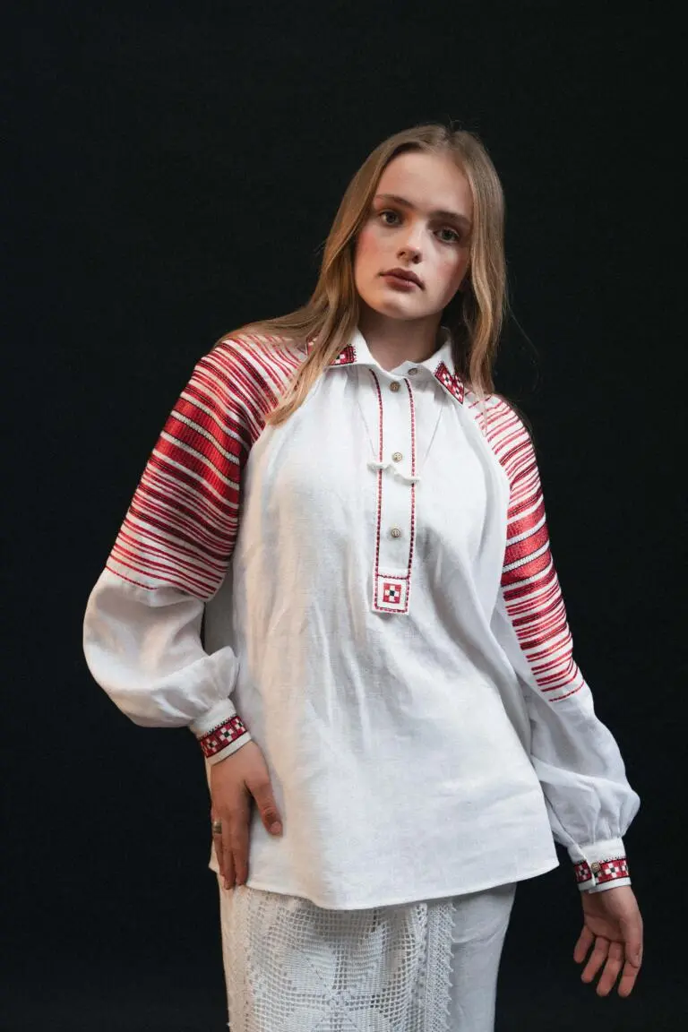 Вишиванка жіноча Спадок біла Вишитий одяг для усієї родини 16569
