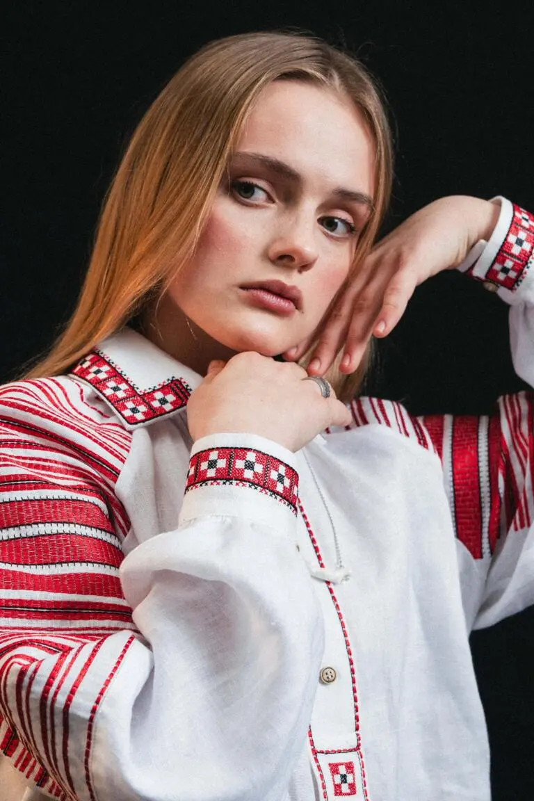 Вишиванка жіноча Спадок біла Вишитий одяг для усієї родини 16572