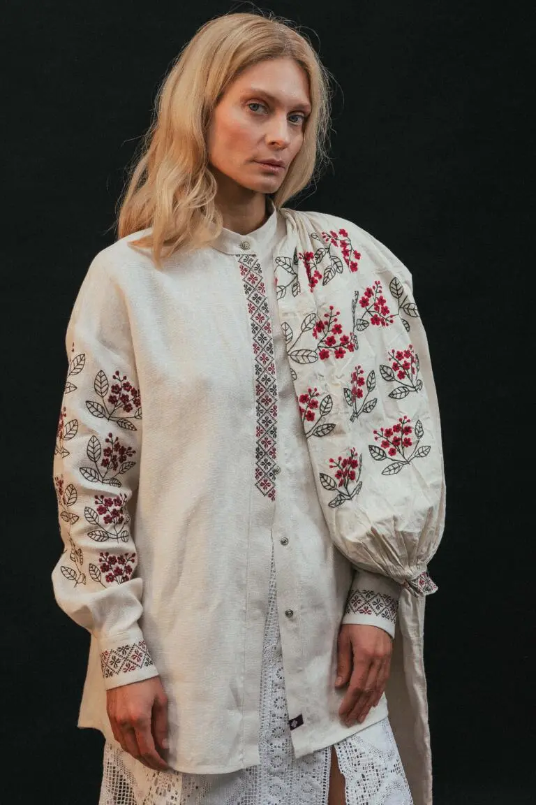 Вишиванка жіноча Вишневий цвіт Вишитий одяг для усієї родини 16686