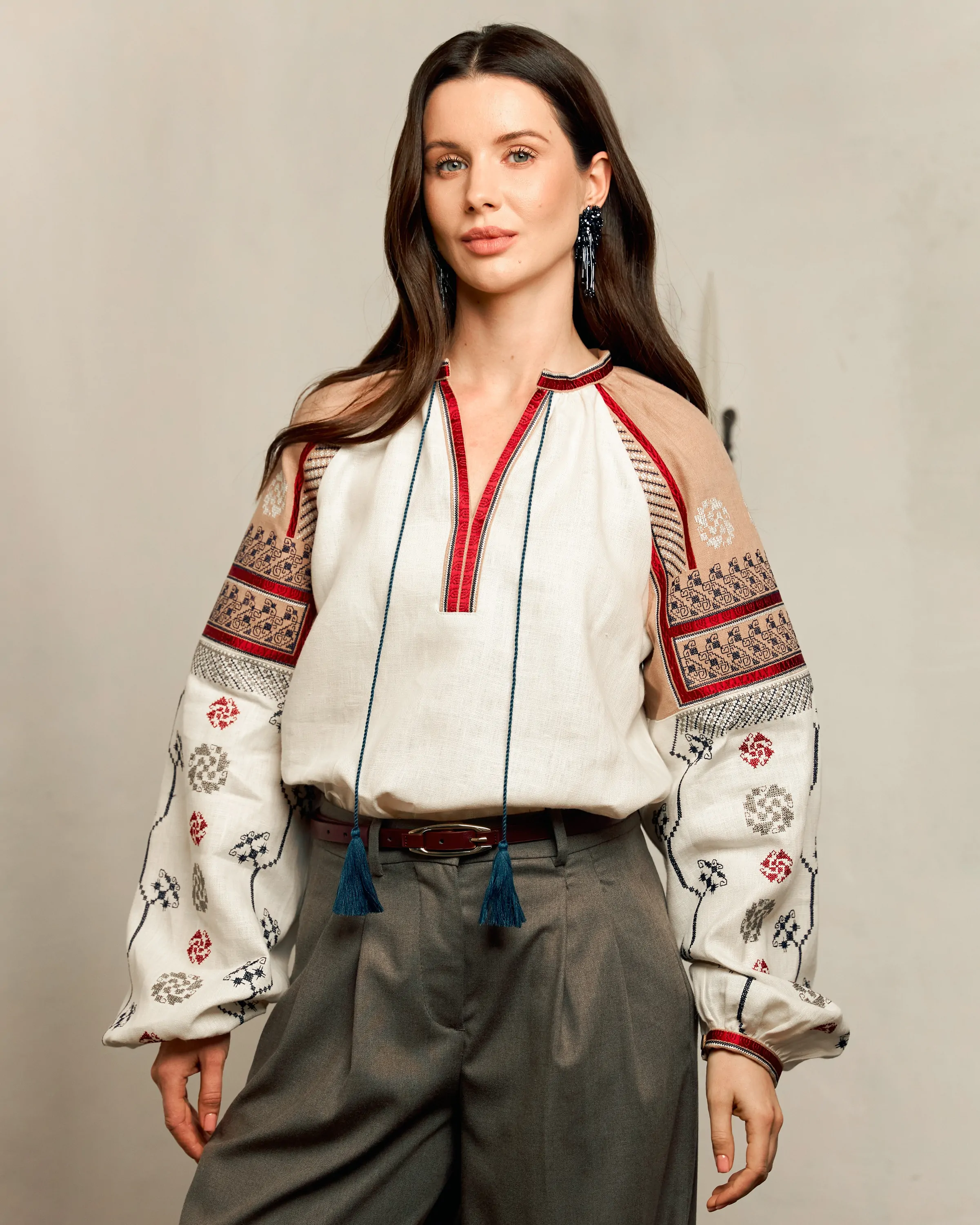 Вишиванка жіноча Дніпровщина Вишитий одяг для усієї родини 36435