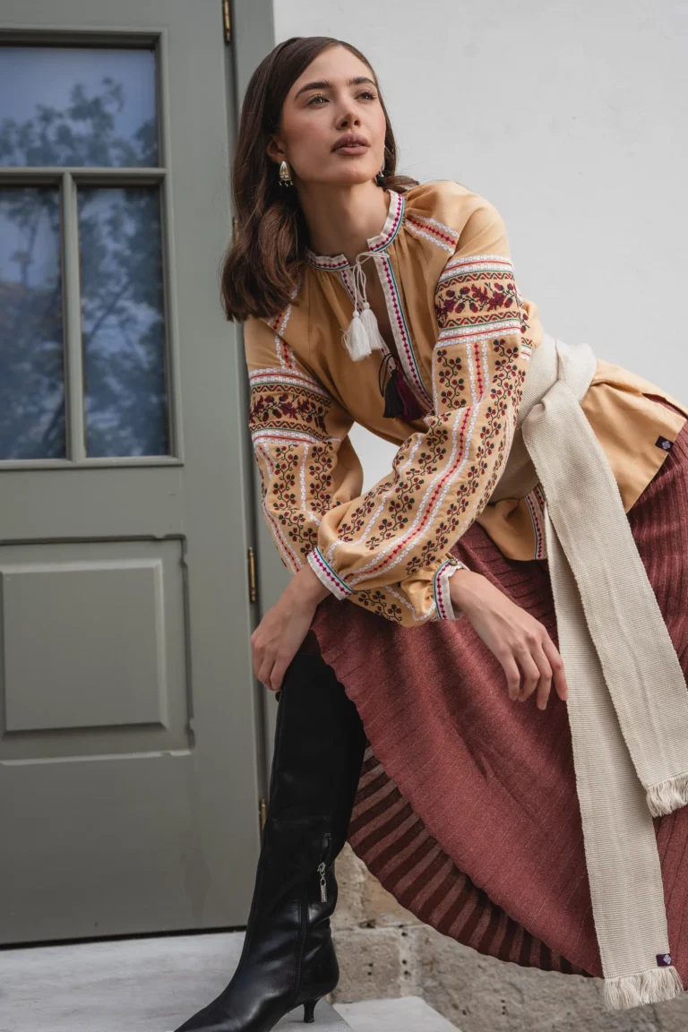 Women’s Embroidered shirt from the Kharkiv Region (Bohodukhiv District) Ukrainian brand of embroidered clothing 37184