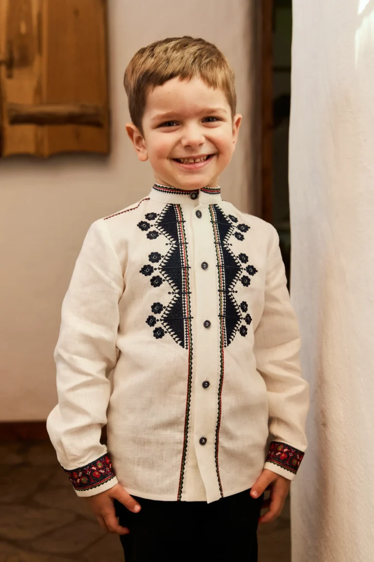  Вишитий одяг для усієї родини 35980
