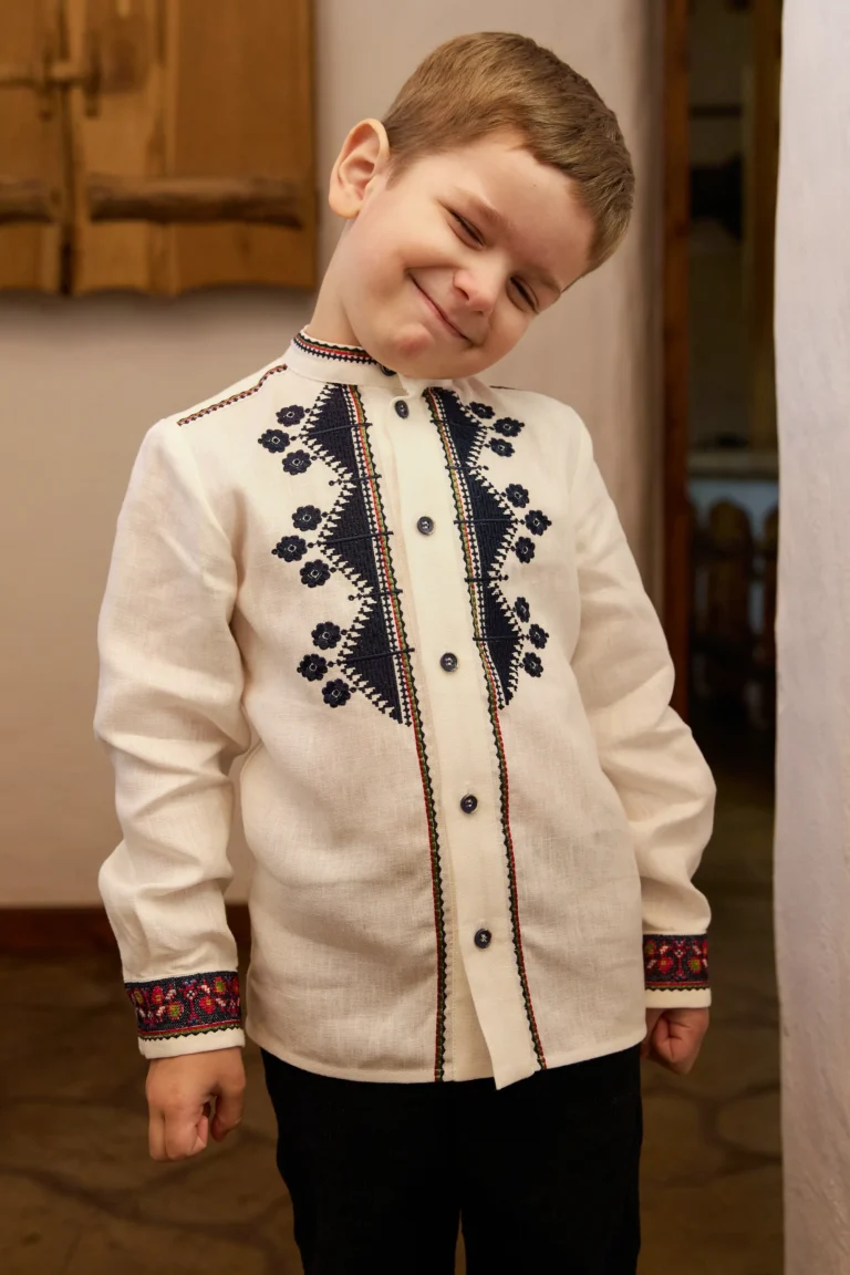  Вишитий одяг для усієї родини 35976