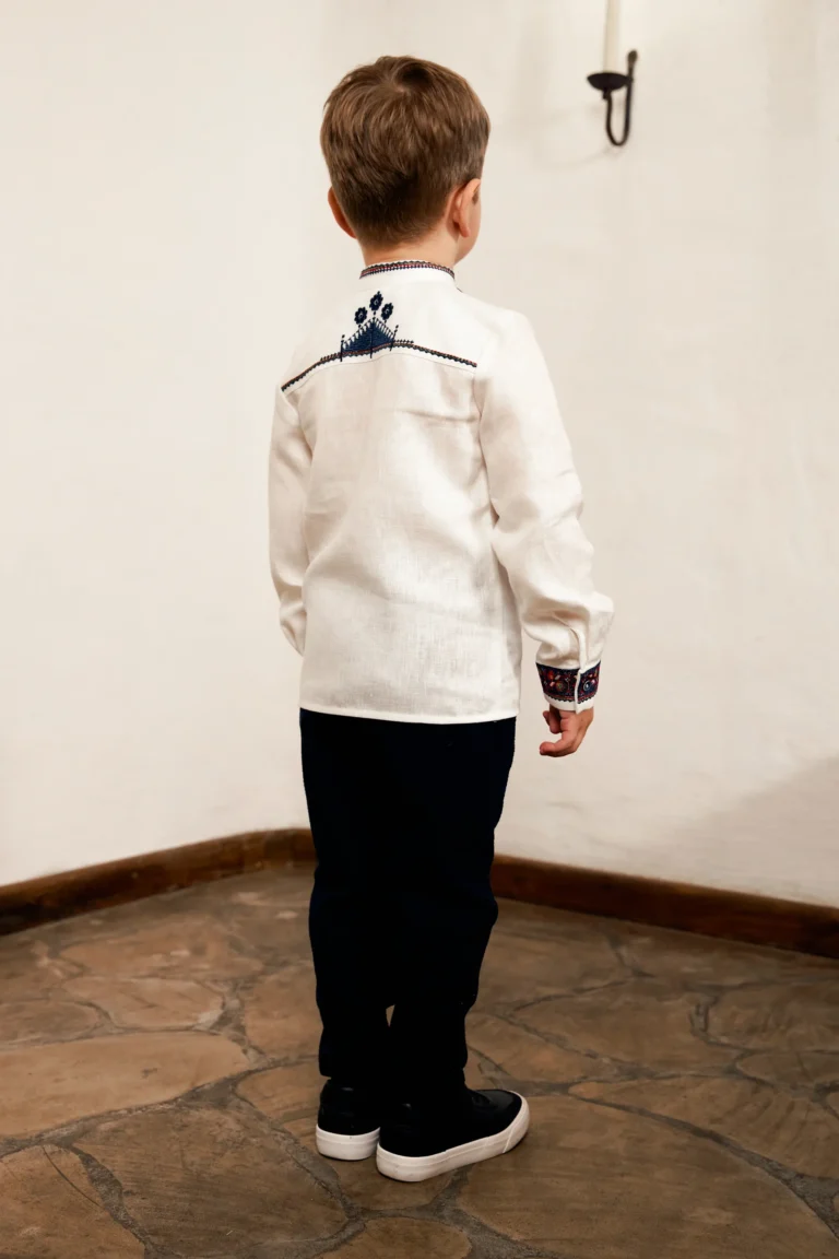  Вишитий одяг для усієї родини 35978