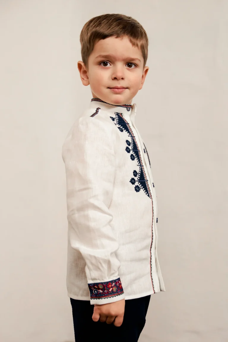  Вишитий одяг для усієї родини 35979