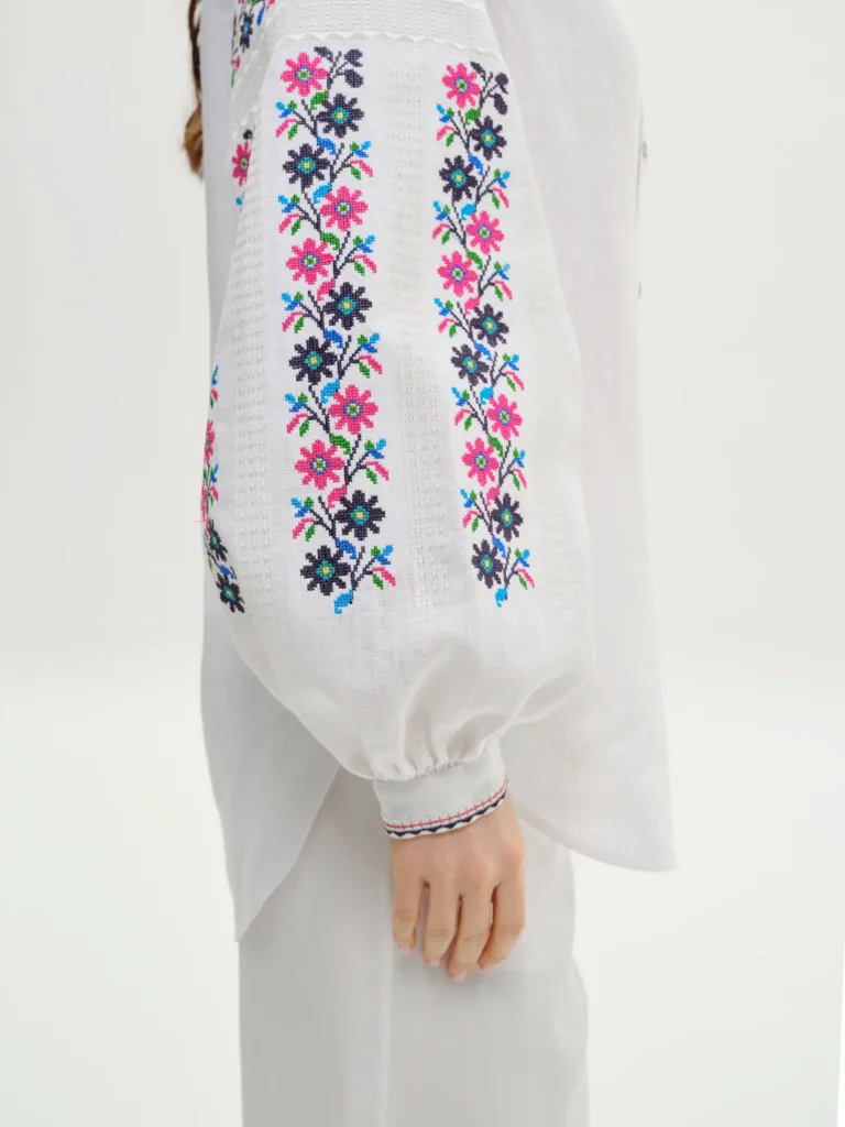 Women’s Embroidered shirt, Rivne Region, White Ukrainian brand of embroidered clothing 37403