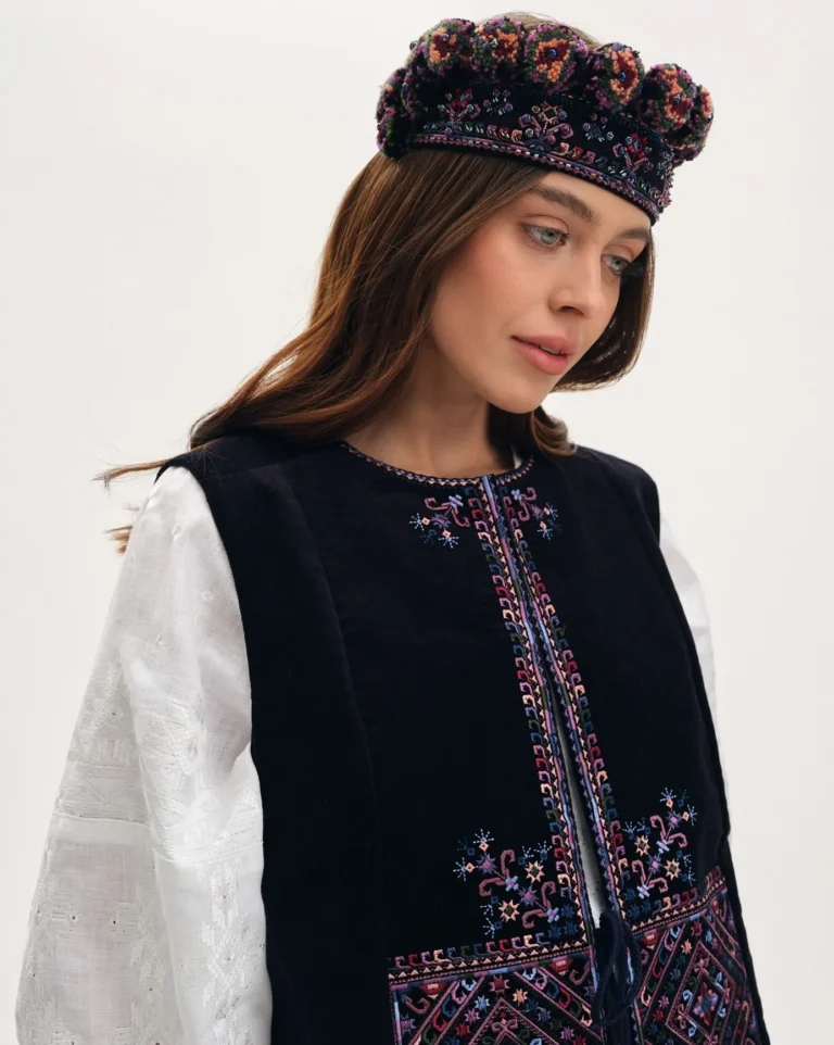Yafinovyi Tsvit Vest Ukrainian brand of embroidered clothing 38071