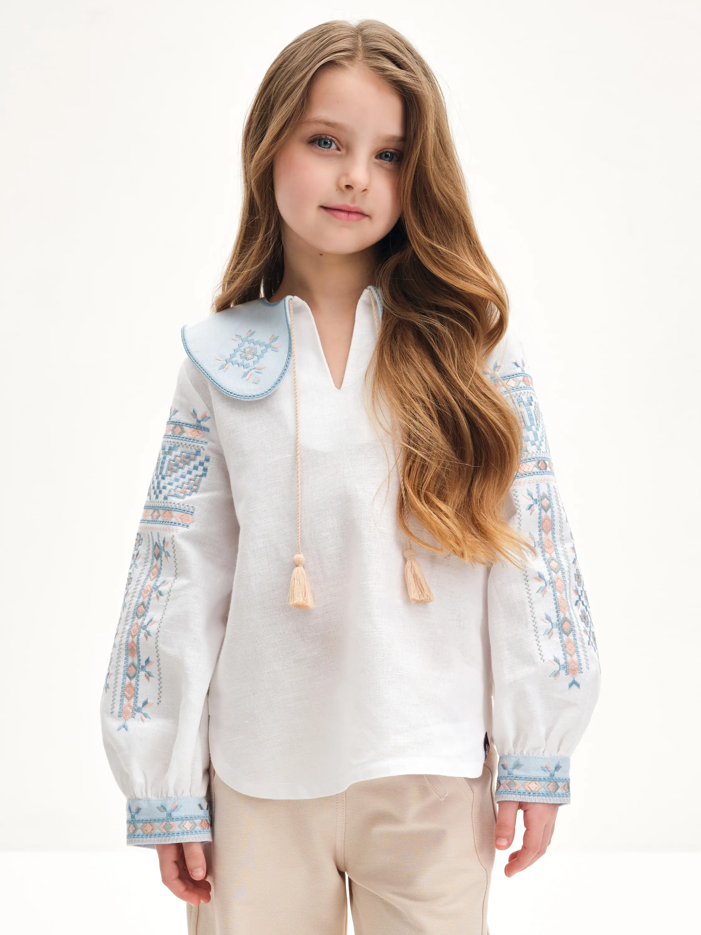 Вишиванка для дівчинки Лілея