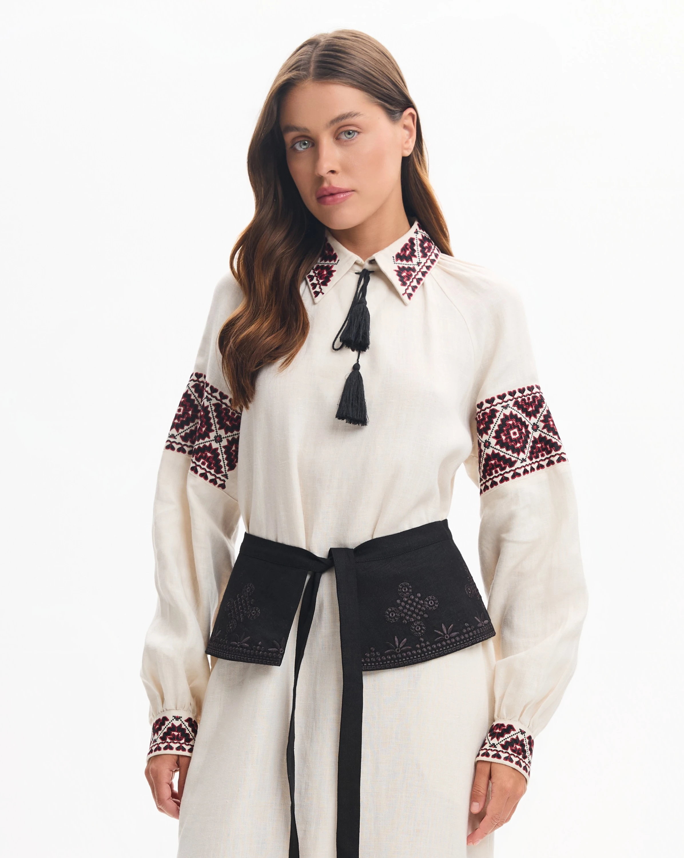 Baska Tanok Ukrainian brand of embroidered clothing 45202
